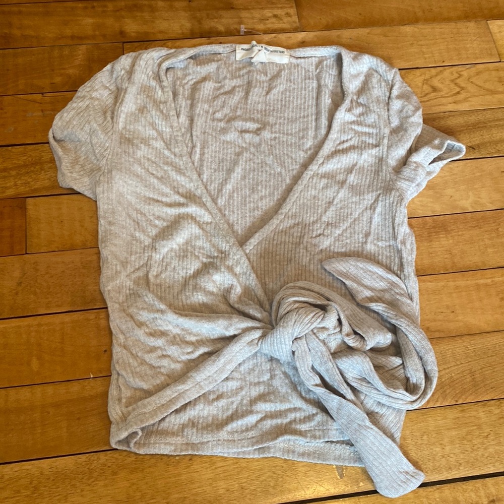 Urban outfitters oatmeal v neck tie waist crop top
